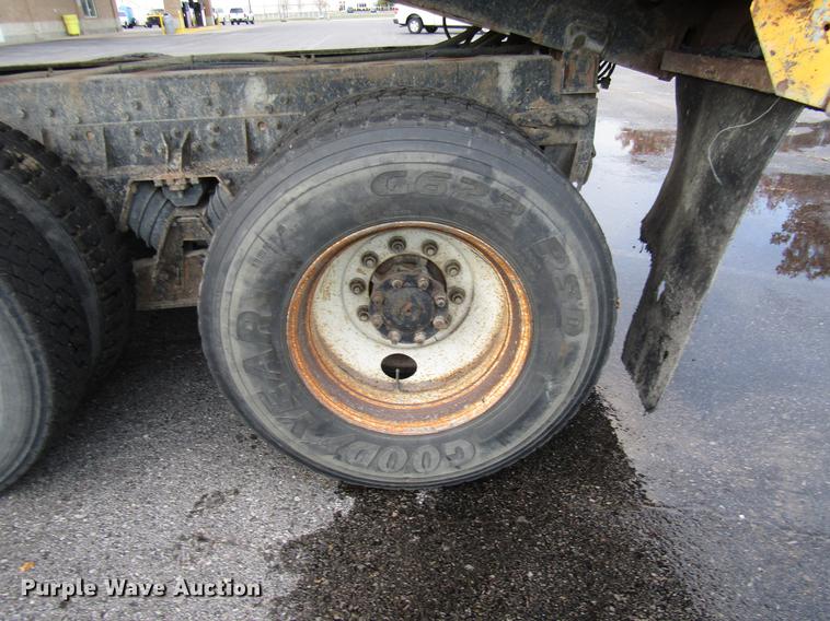 image for item DE5920 2002 International 2554 dump truck