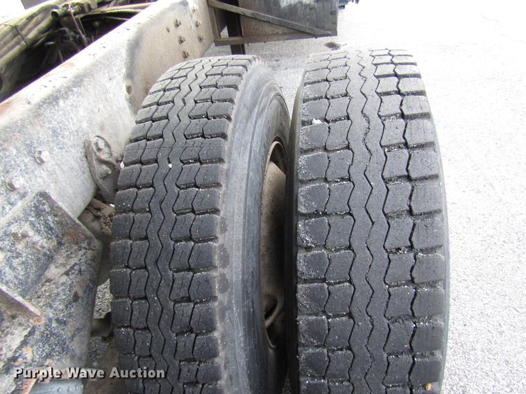 image for item DE5920 2002 International 2554 dump truck