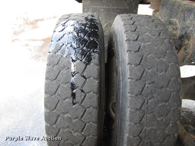 image for item DE5920 2002 International 2554 dump truck