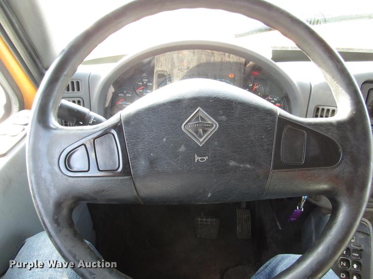 image for item DE5921 2006 International 7400 dump truck