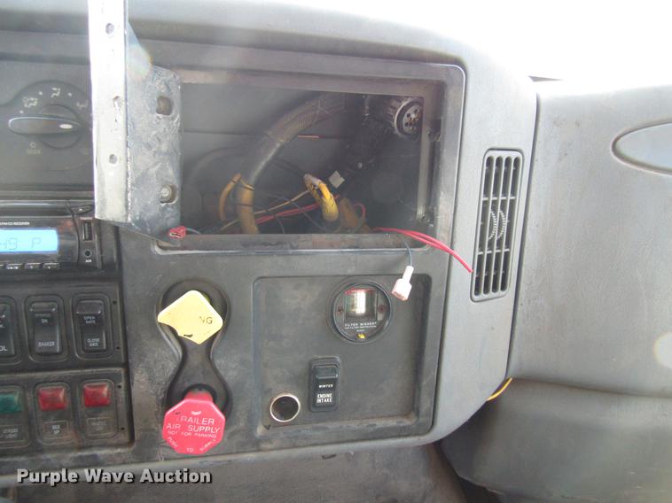 image for item DE5921 2006 International 7400 dump truck