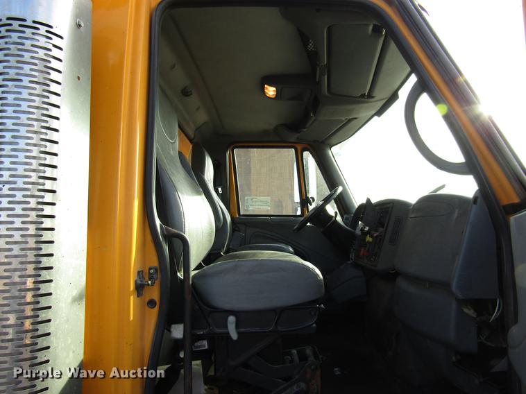 image for item DE5921 2006 International 7400 dump truck