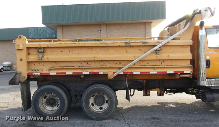 image for item DE5921 2006 International 7400 dump truck