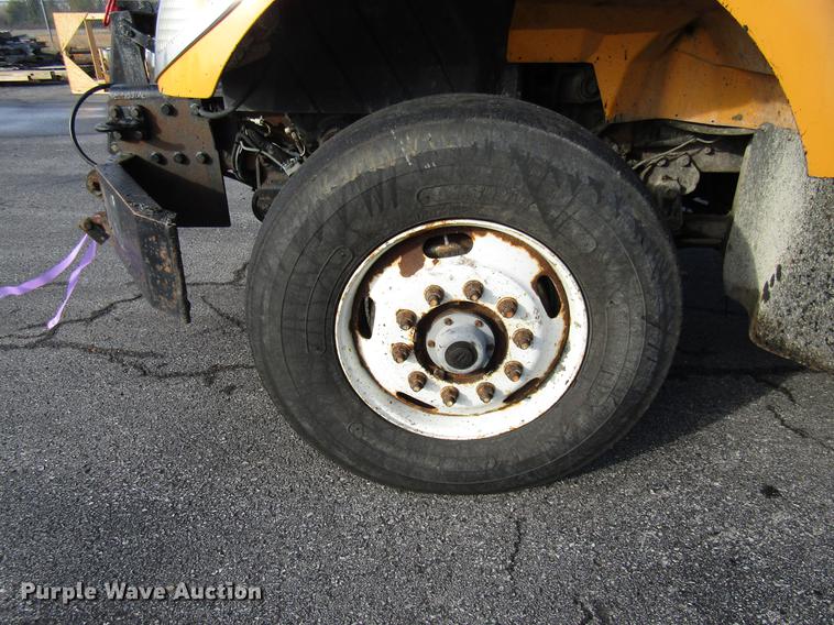 image for item DE5921 2006 International 7400 dump truck