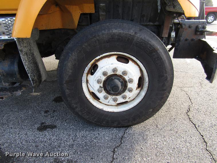 image for item DE5921 2006 International 7400 dump truck