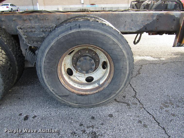 image for item DE5921 2006 International 7400 dump truck