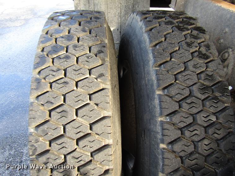 image for item DE5921 2006 International 7400 dump truck