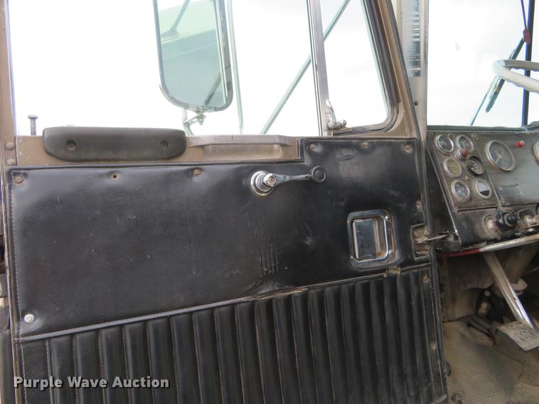 image for item DE6545 1974 Kenworth semi truck