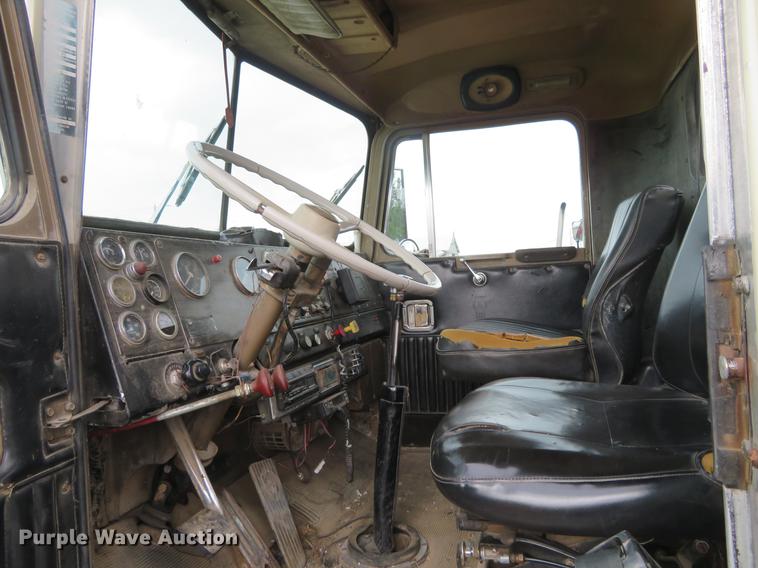 image for item DE6545 1974 Kenworth semi truck