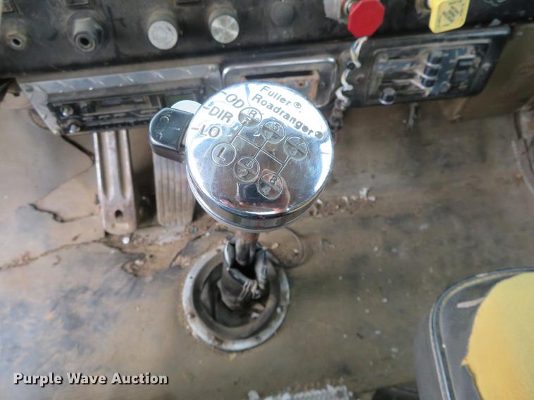 image for item DE6545 1974 Kenworth semi truck