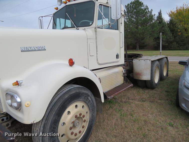image for item DE6545 1974 Kenworth semi truck