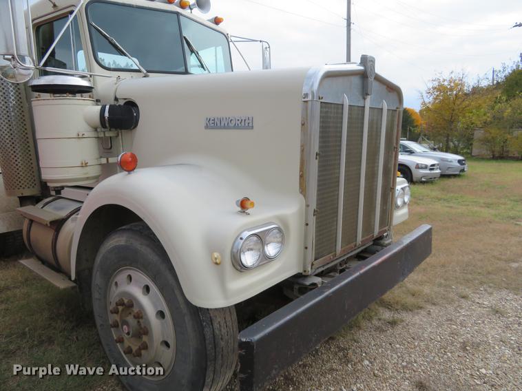 image for item DE6545 1974 Kenworth semi truck