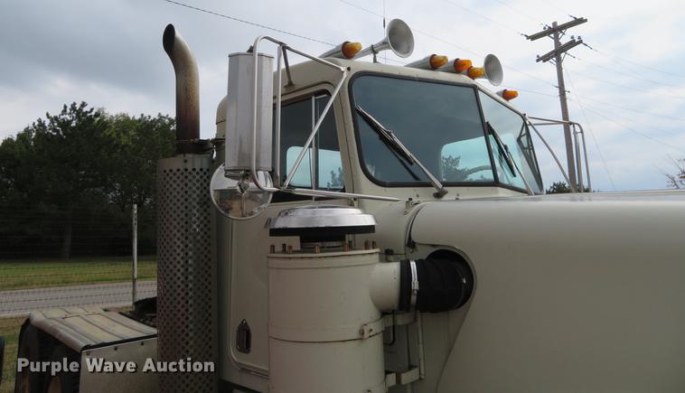 image for item DE6545 1974 Kenworth semi truck