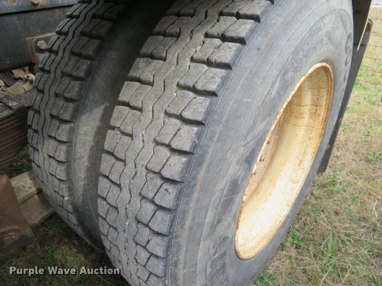 image for item DE6545 1974 Kenworth semi truck