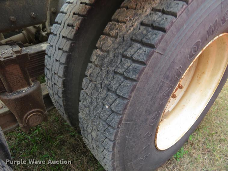 image for item DE6545 1974 Kenworth semi truck