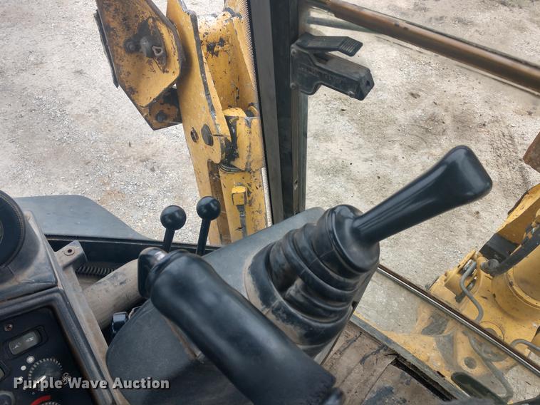 image for item DE6547 2005 John Deere 410G backhoe