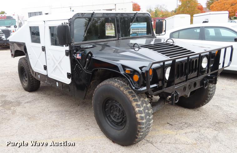 image for item DN9201 1989 Am General M998 H1 Hummer humvee