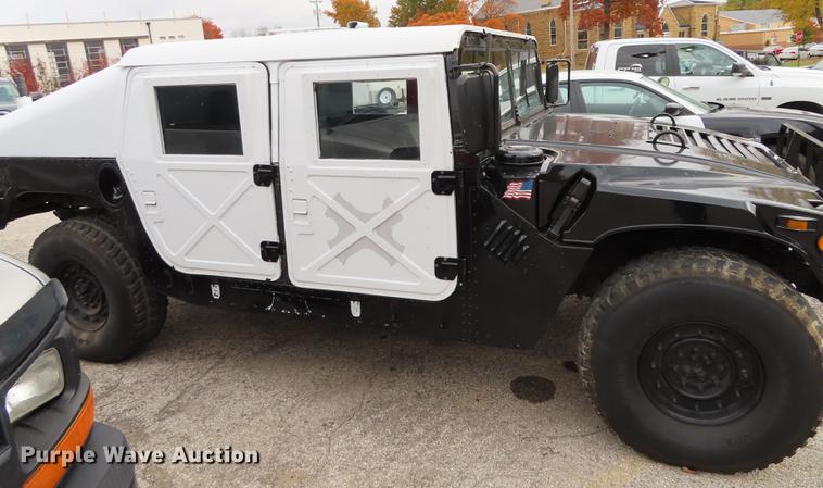 image for item DN9201 1989 Am General M998 H1 Hummer humvee