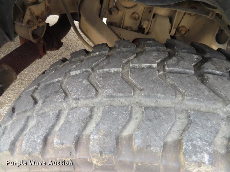 image for item DN9201 1989 Am General M998 H1 Hummer humvee