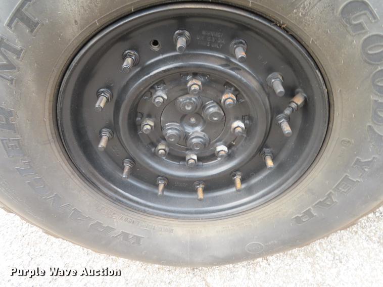 image for item DN9201 1989 Am General M998 H1 Hummer humvee