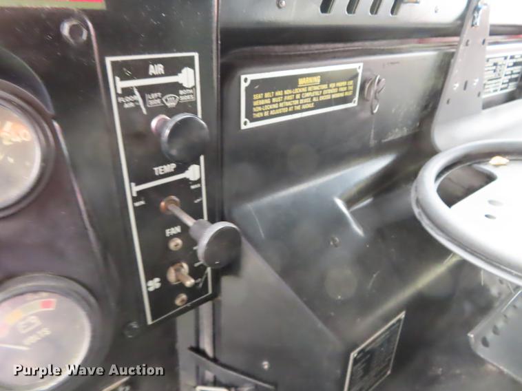 image for item DN9201 1989 Am General M998 H1 Hummer humvee