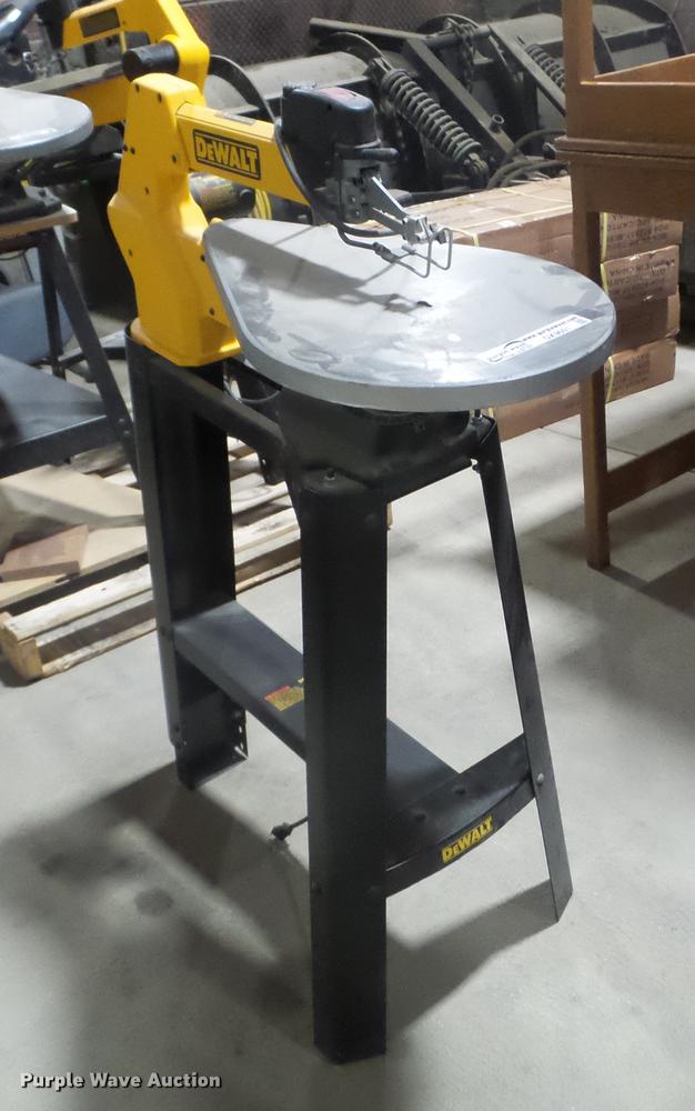 Dewalt Dw788 Scroll Saw Item Dx9601 Tuesday December 4 G