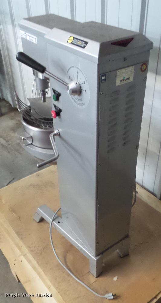 image for item DZ9481 1998 Univex SRMF20 mixer