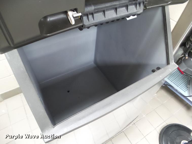 image for item DZ9483 Manitowoc SY0304A ice maker