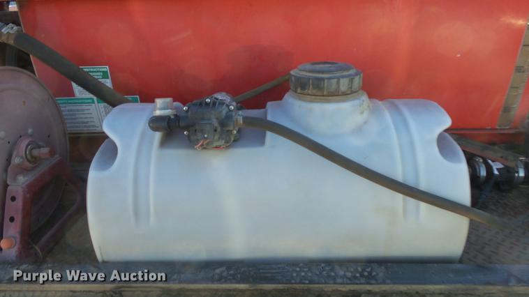 image for item ES9262 2004 John Bean sprayer