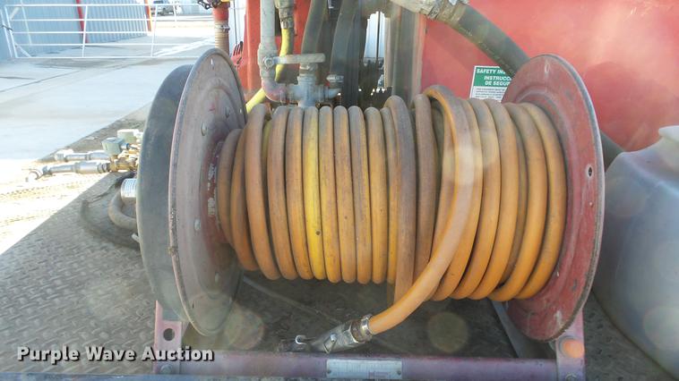 image for item ES9262 2004 John Bean sprayer