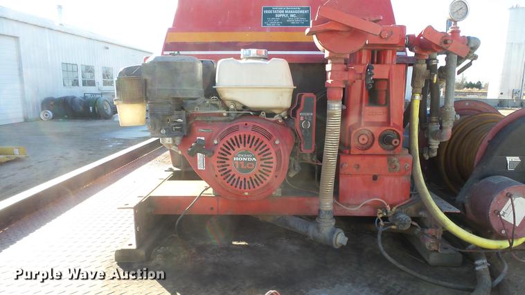 image for item ES9262 2004 John Bean sprayer