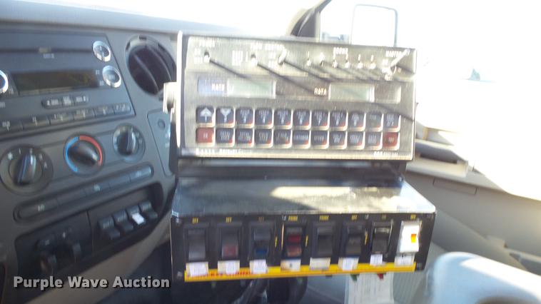 image for item ES9262 2004 John Bean sprayer