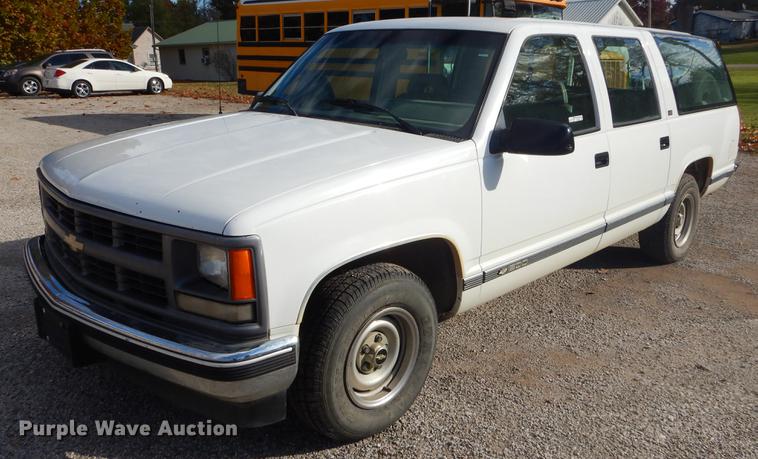 image for item EW9598 1994 Chevrolet Suburban C1500 SUV