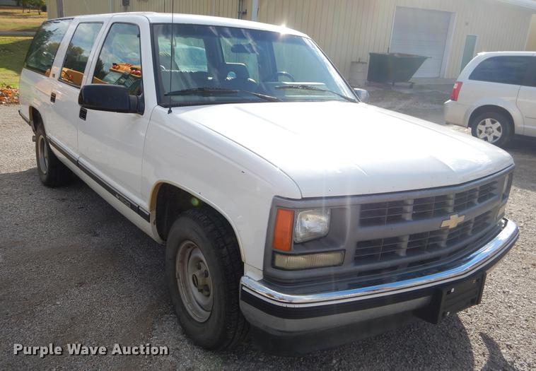 image for item EW9598 1994 Chevrolet Suburban C1500 SUV