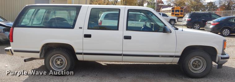 image for item EW9598 1994 Chevrolet Suburban C1500 SUV