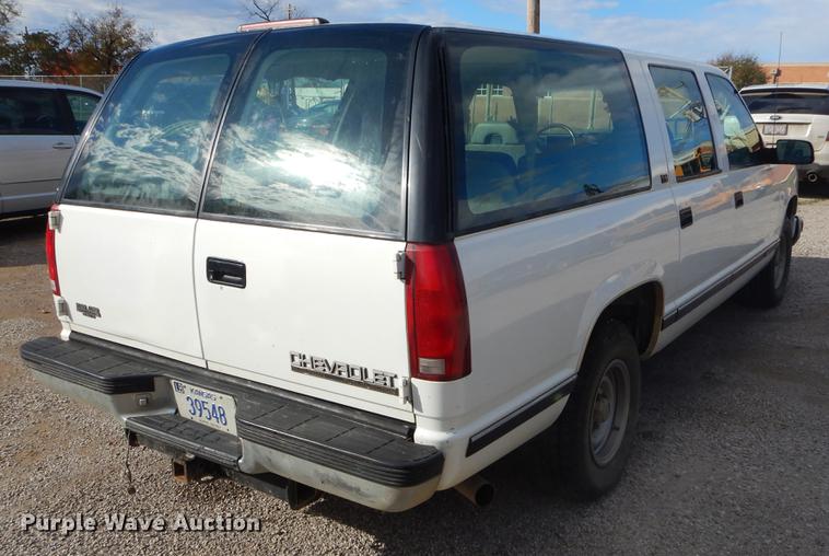 image for item EW9598 1994 Chevrolet Suburban C1500 SUV