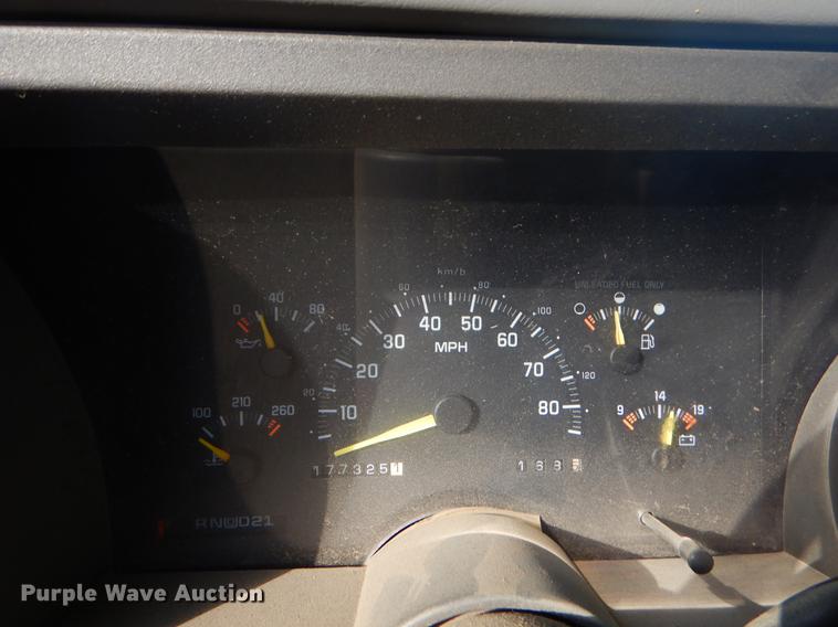 image for item EW9598 1994 Chevrolet Suburban C1500 SUV