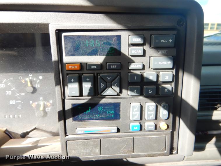 image for item EW9598 1994 Chevrolet Suburban C1500 SUV