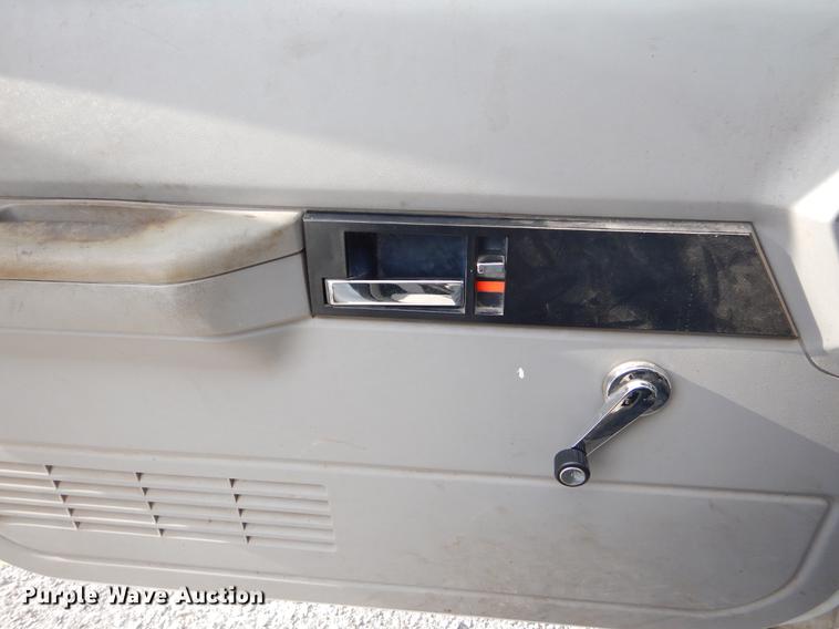 image for item EW9598 1994 Chevrolet Suburban C1500 SUV