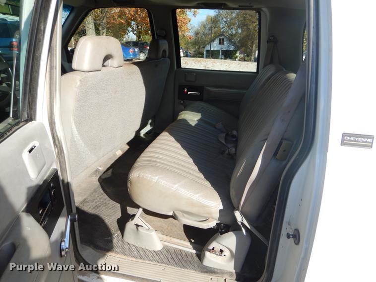 image for item EW9598 1994 Chevrolet Suburban C1500 SUV