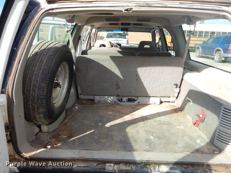 image for item EW9598 1994 Chevrolet Suburban C1500 SUV