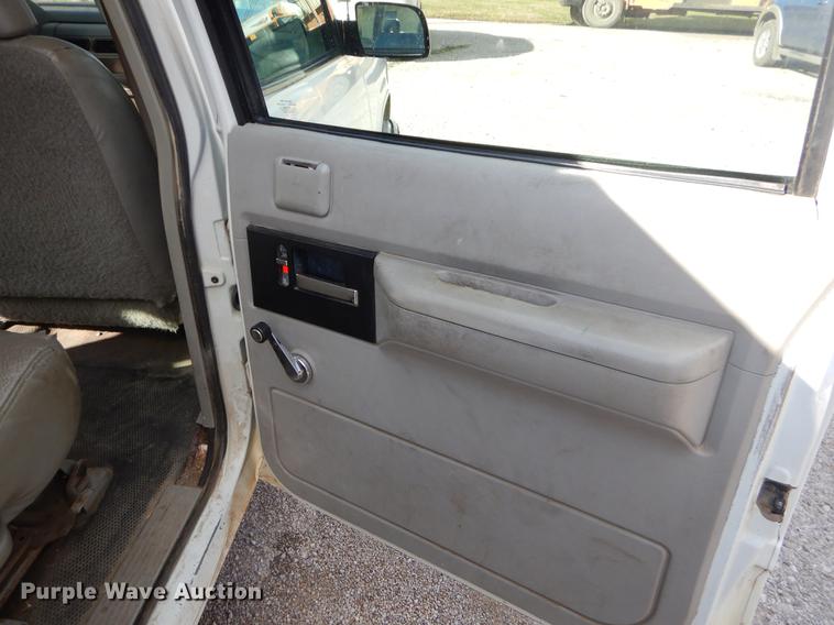 image for item EW9598 1994 Chevrolet Suburban C1500 SUV