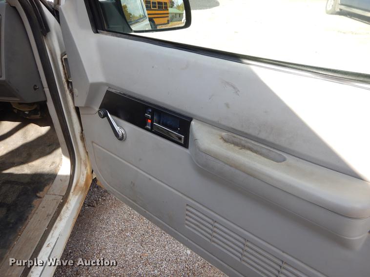 image for item EW9598 1994 Chevrolet Suburban C1500 SUV