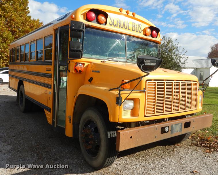 image for item EW9599 2000 Chevrolet Blue Bird school bus
