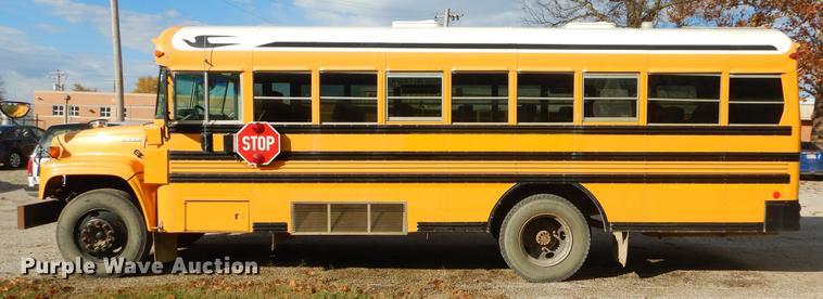 image for item EW9599 2000 Chevrolet Blue Bird school bus