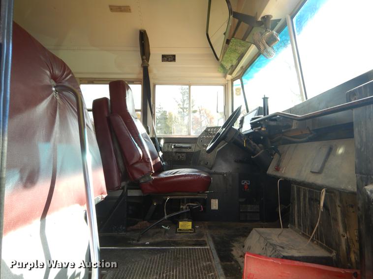 image for item EW9599 2000 Chevrolet Blue Bird school bus