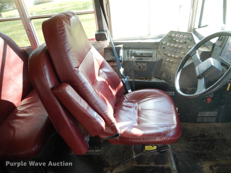 image for item EW9599 2000 Chevrolet Blue Bird school bus