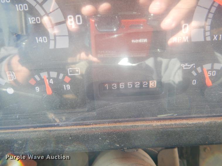 image for item EW9599 2000 Chevrolet Blue Bird school bus