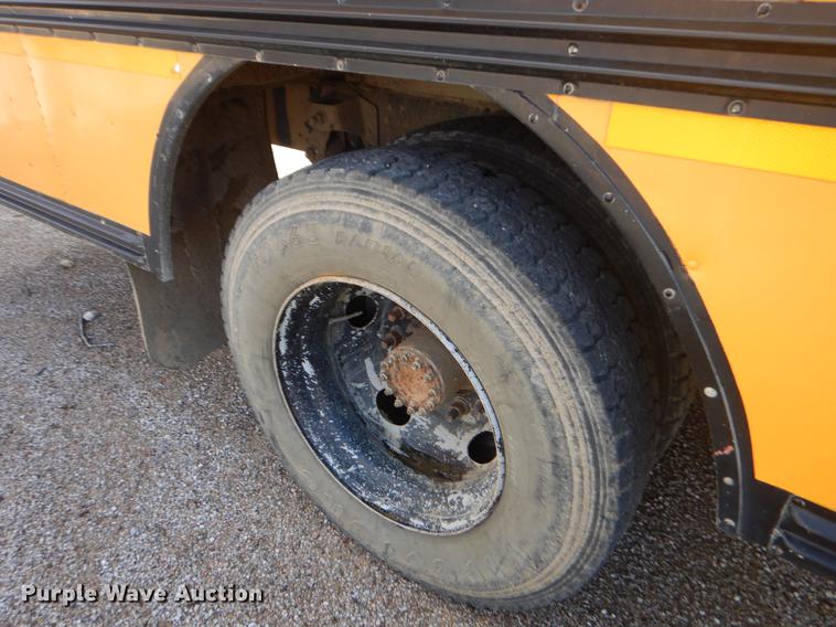 image for item EW9599 2000 Chevrolet Blue Bird school bus