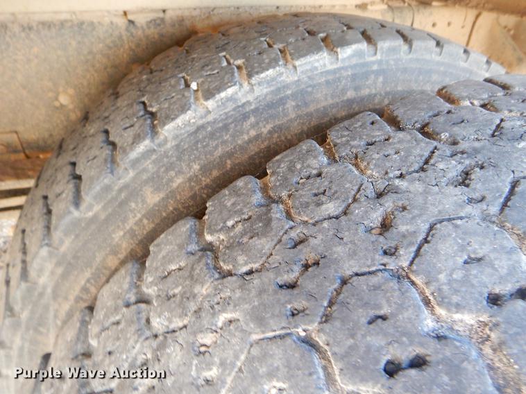 image for item EW9599 2000 Chevrolet Blue Bird school bus